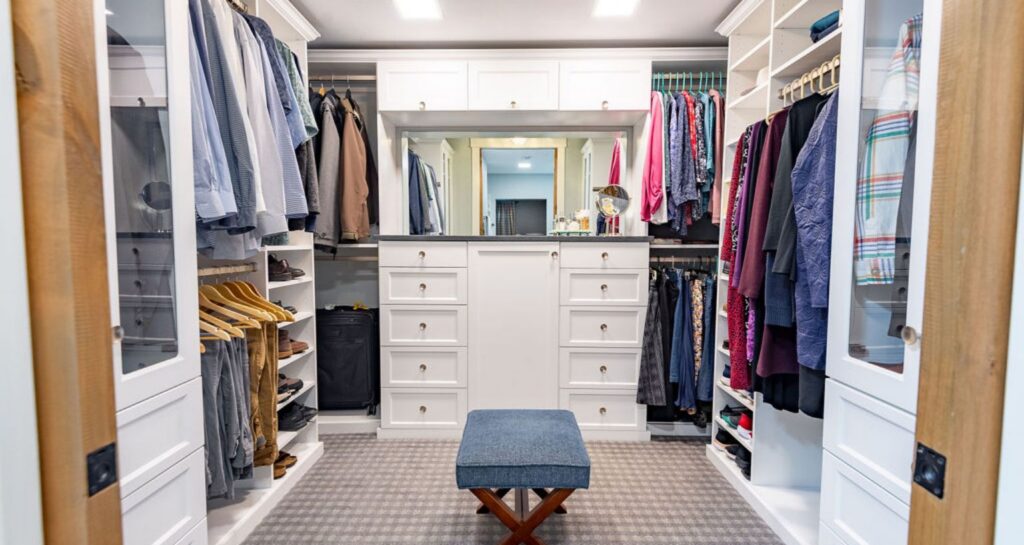 Spacious closet feature hero
